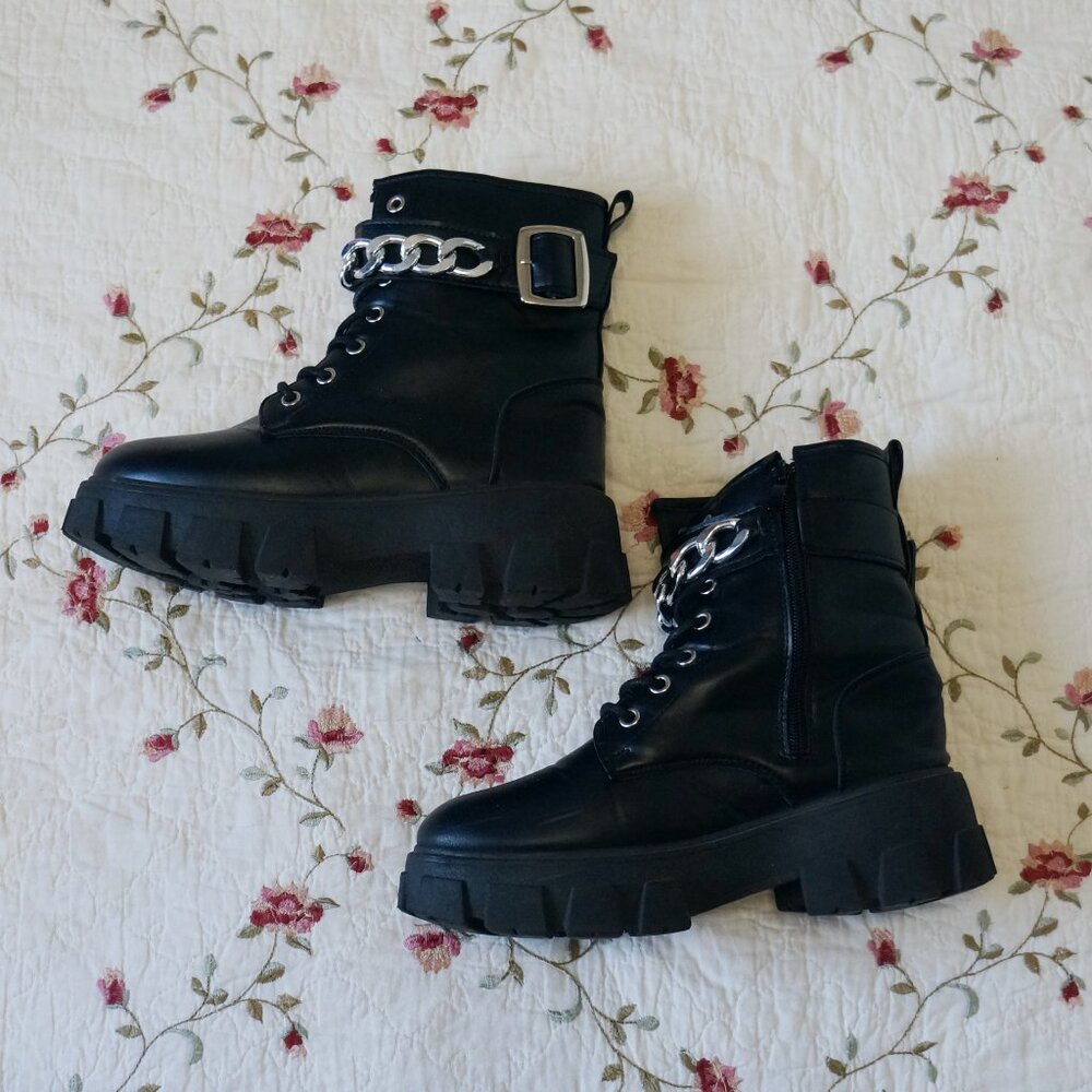 Punk grunge chunky black chain lace up military style boots
